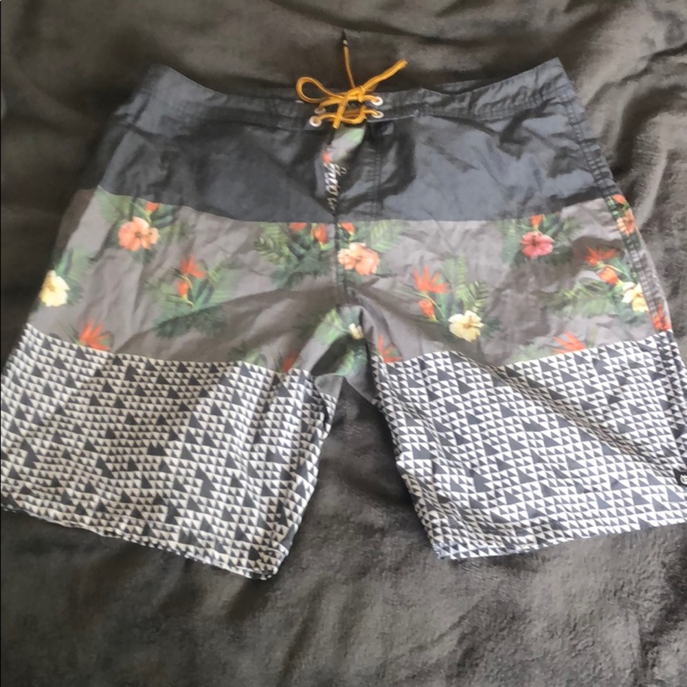 Men’s boardshorts Size 36
